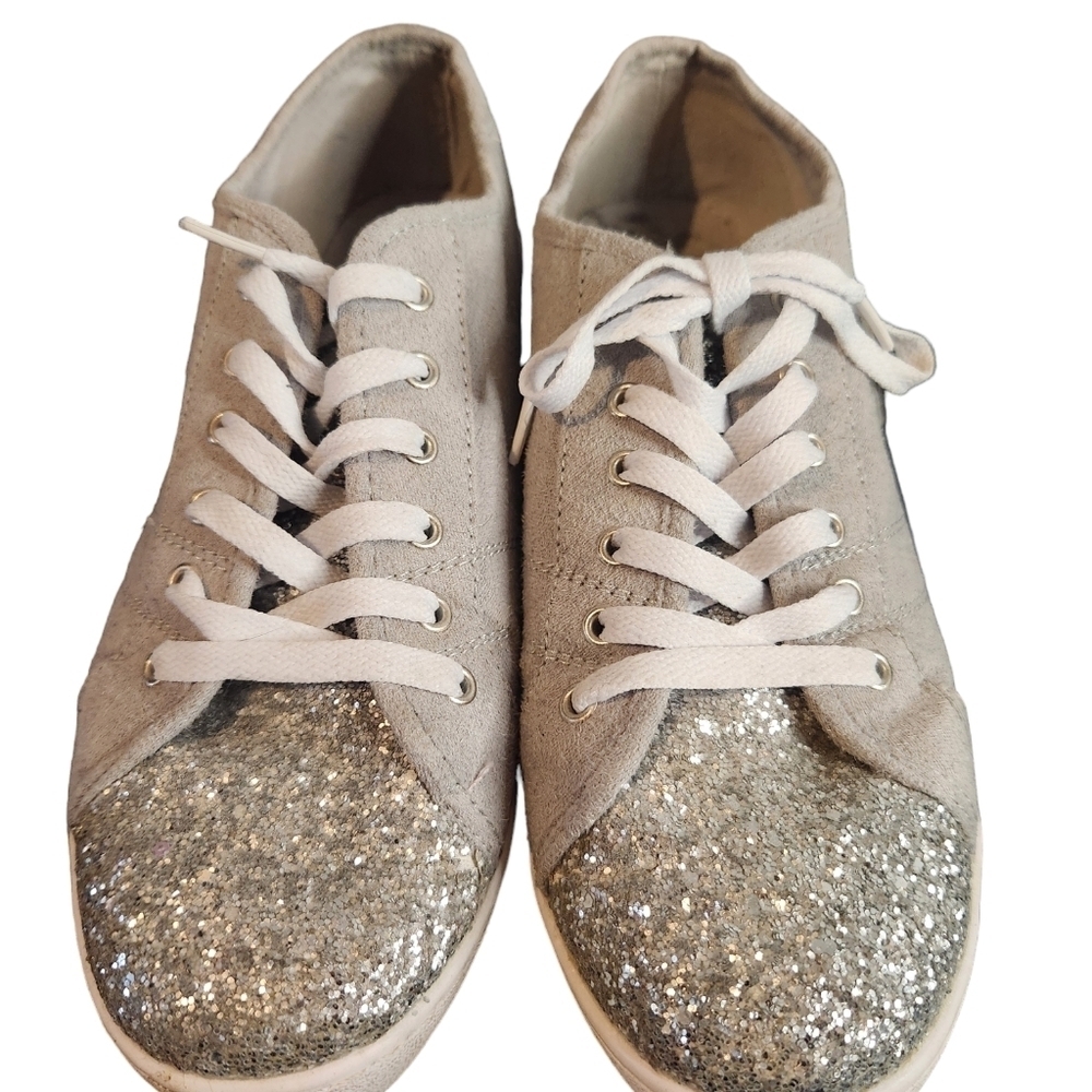Daisy Fuentes women's shoes gray glitter sz 11 tennis shoes lace up